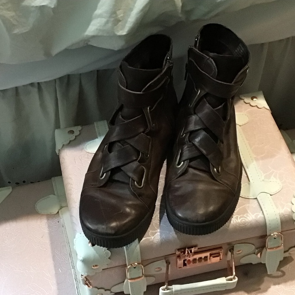 Born boots